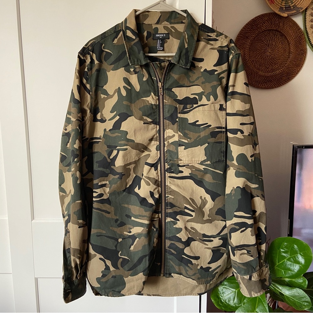 Forever 21 Men’s Camouflage Camo Lightweight Zip-Up Cotton Jacket - S